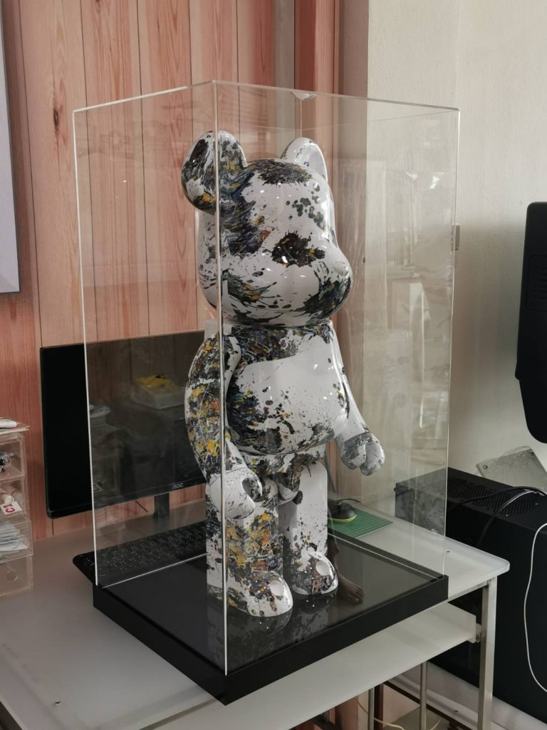 กล่องโชว์ Bearbrick1000